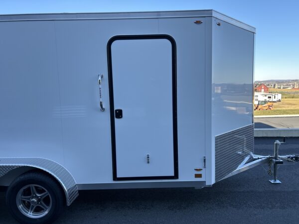 7' x 17' 7K Legend Flat Top V-Nose Enclosed Trailer - Image 7