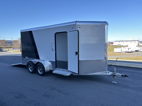 7' x 17' 7K Legend Deluxe V-Nose Enclosed Trailer - Image 10