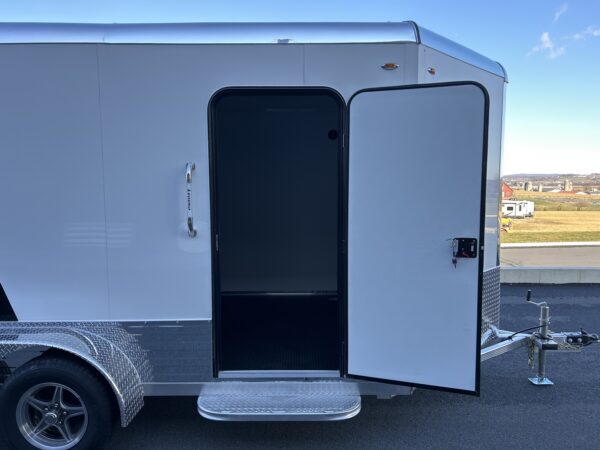 7' x 17' 7K Legend Deluxe V-Nose Enclosed Trailer - Image 8