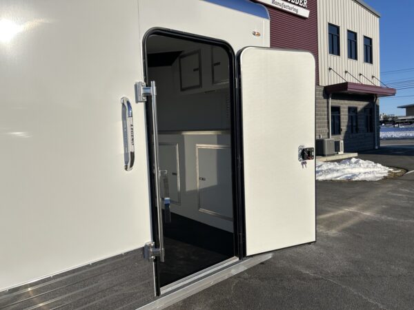 8' x 19' 7K Legend Deluxe V-Nose Enclosed Trailer - Image 9