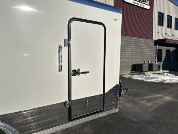 8' x 19' 7K Legend Deluxe V-Nose Enclosed Trailer - Image 8