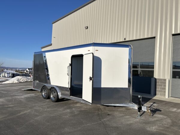 8' x 19' 7K Legend Deluxe V-Nose Enclosed Trailer - Image 10