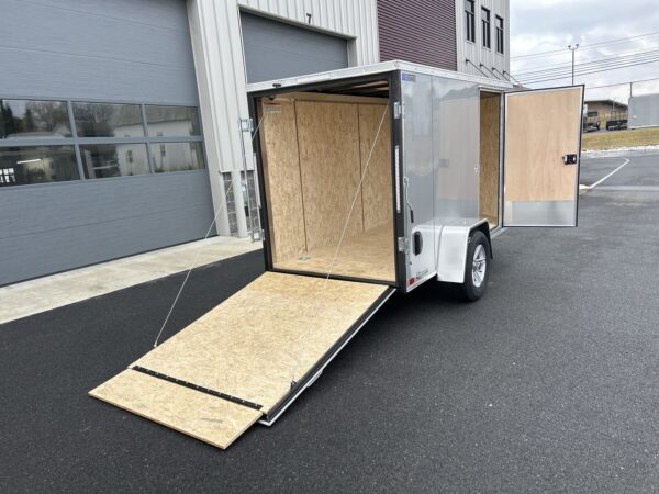 5'X10' 3K ITI Cargo Flat Top V-Nose Enclosed Trailer - Image 11