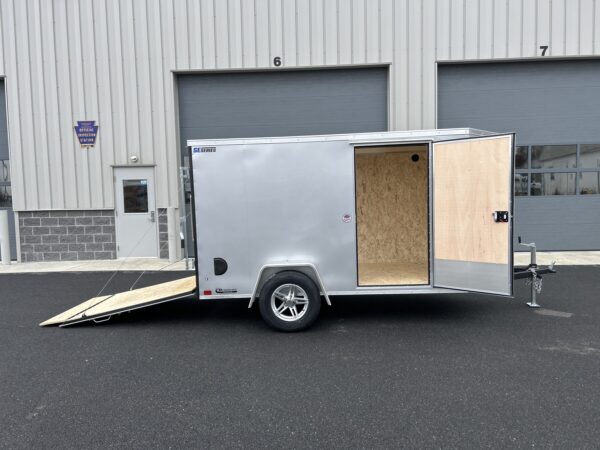 5'X10' 3K ITI Cargo Flat Top V-Nose Enclosed Trailer - Image 10