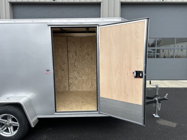 5'X10' 3K ITI Cargo Flat Top V-Nose Enclosed Trailer - Image 8