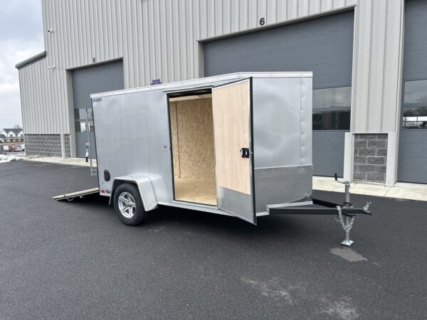 5'X10' 3K ITI Cargo Flat Top V-Nose Enclosed Trailer - Image 9