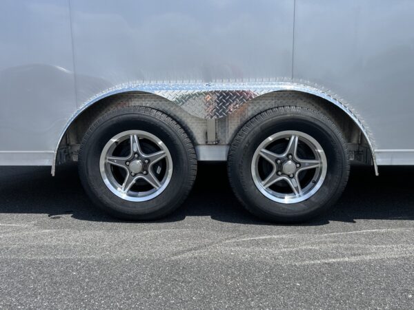 8' x 19' 7K Legend Flat Top V-Nose Enclosed Trailer - Image 10
