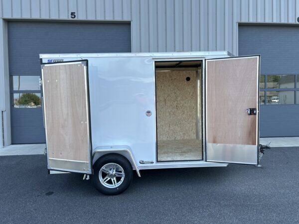 6'X10' 3K ITI Cargo Flat Top V-Nose Enclosed Trailer - Image 10