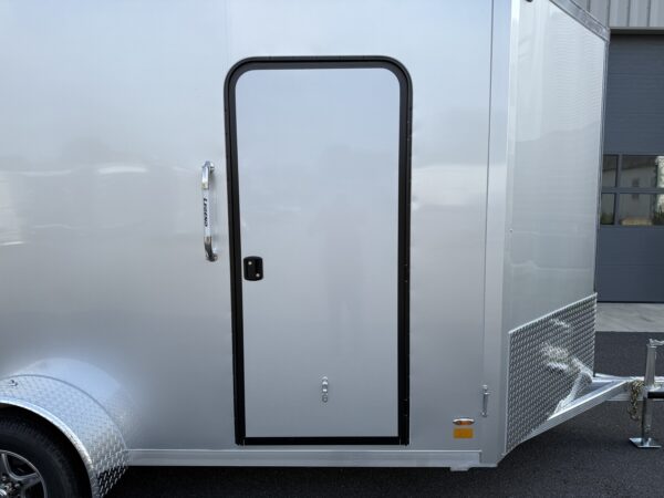 7' x 15'  3K Legend Flat Top V-Nose Enclosed Trailer - Image 7