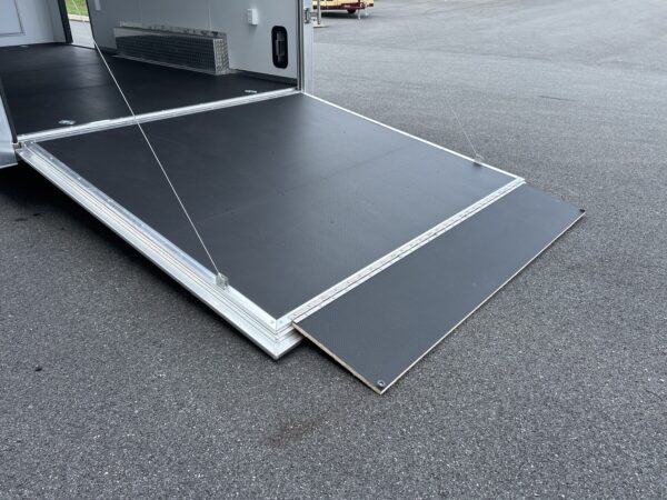 8' x 19' 7K Legend Deluxe V-Nose Enclosed Trailer - Image 16