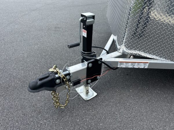 8' x 19' 7K Legend Deluxe V-Nose Enclosed Trailer - Image 8