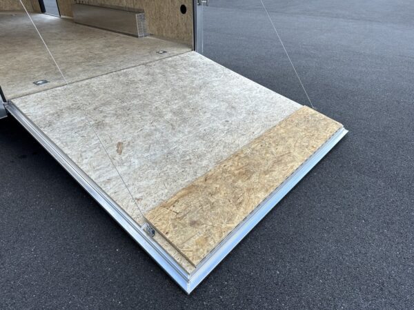 8' x 19' 10K Legend Deluxe V-Nose Enclosed Trailer - Image 17