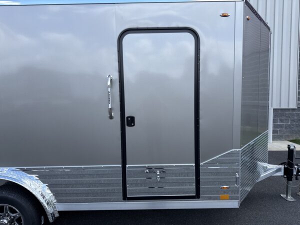 8' x 19' 10K Legend Deluxe V-Nose Enclosed Trailer - Image 10