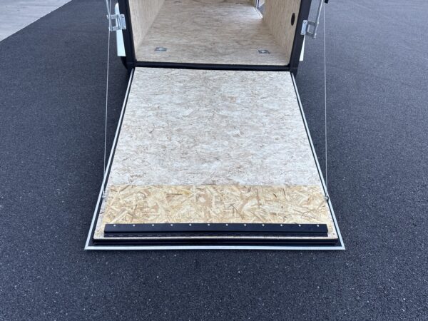 5'X10' 3K ITI Cargo Flat Top V-Nose Enclosed Trailer - Image 14