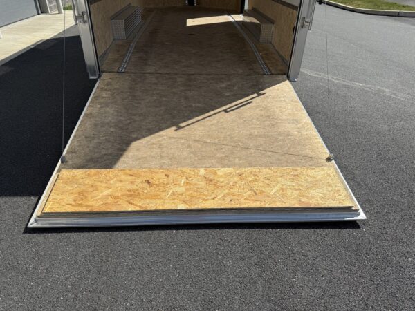 8.5' x 21' Aluminum Legend Used Trailermaster Enclosed Trailer - Image 14