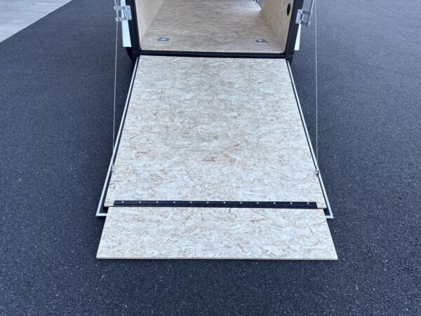5'X10' 3K ITI Cargo Flat Top V-Nose Enclosed Trailer - Image 13