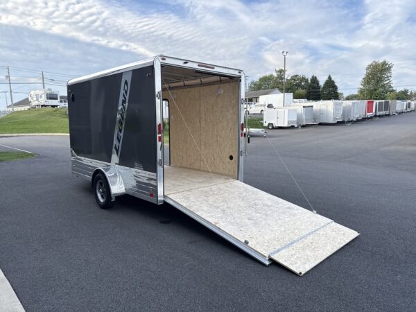 7' x 15' 3K Legend Deluxe V-Nose Enclosed Trailer - Image 15