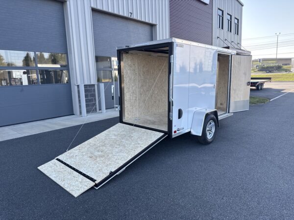 5'X10' 3K ITI Cargo Flat Top V-Nose Enclosed Trailer - Image 11
