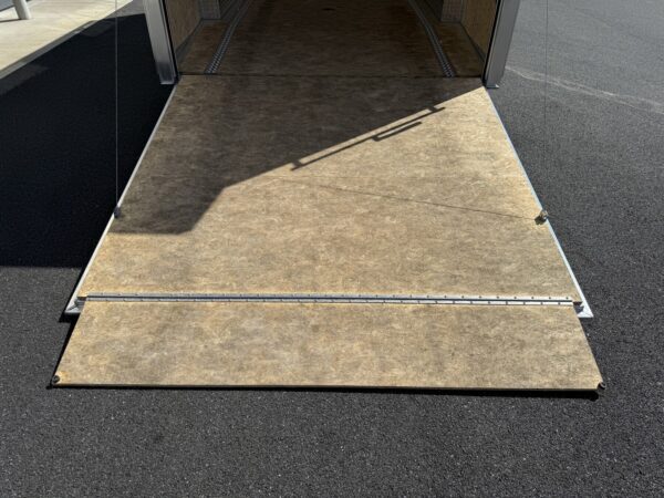 8.5' x 21' Aluminum Legend Used Trailermaster Enclosed Trailer - Image 13
