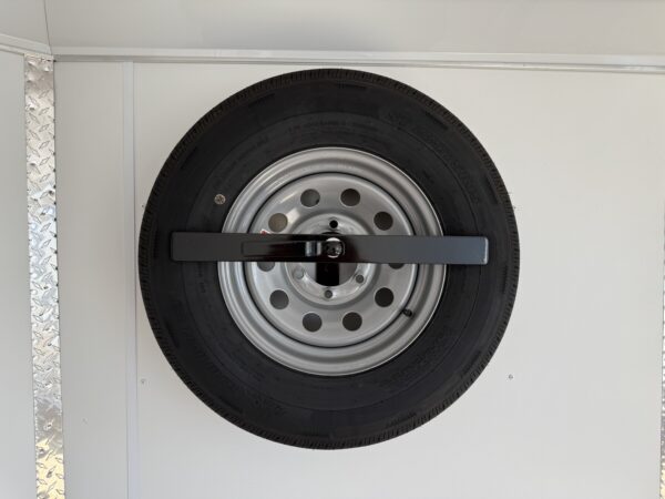 8.5' x 21' Aluminum Legend Used Trailermaster Enclosed Trailer - Image 21
