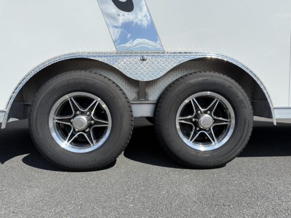 8.5' x 21' Aluminum Legend Used Trailermaster Enclosed Trailer - Image 8